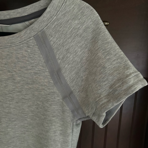 ATHLETA Gray Short Sleeve Crew Neck T-Shirt Athletic Dress Athleisure Preppy | M - Picture 5 of 16
